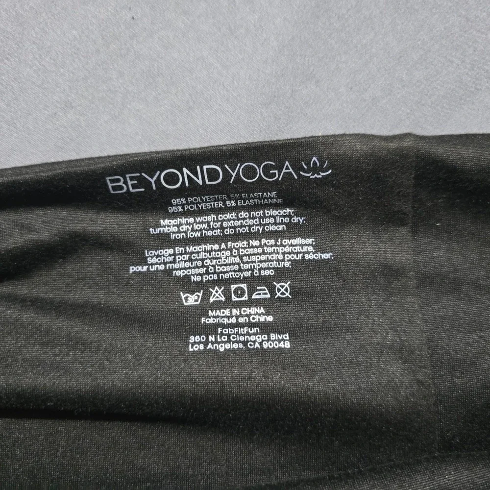 Beyond Yoga Pocket Infinity Scarf Women OS Black Hidden Zipper BEY-FF-001